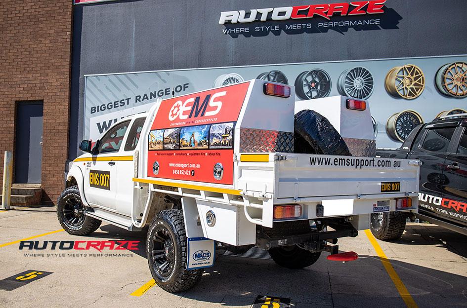 TOYOTA HILUX 4WD MONSTER XD 2 MATTE BLACK